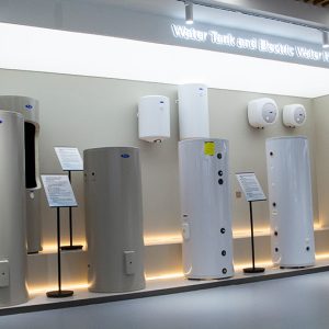 Pressured solar storage tank