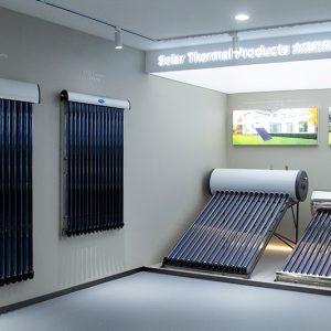 Solar water heater and pressurized vacuum tube collector